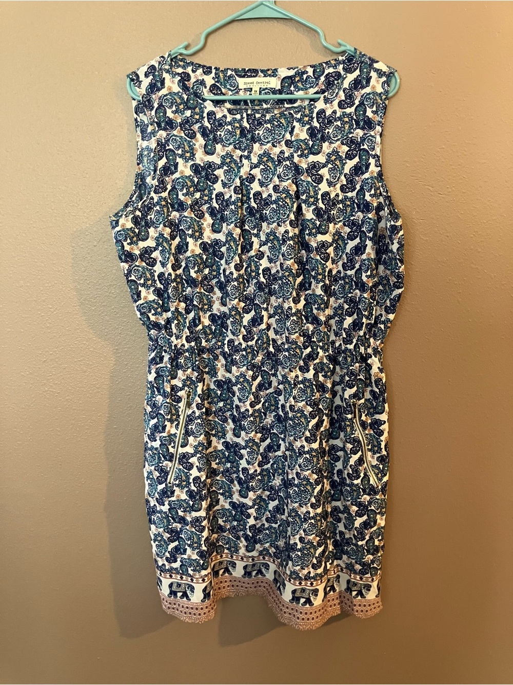 Speed Control Blue & White Paisley Tunic